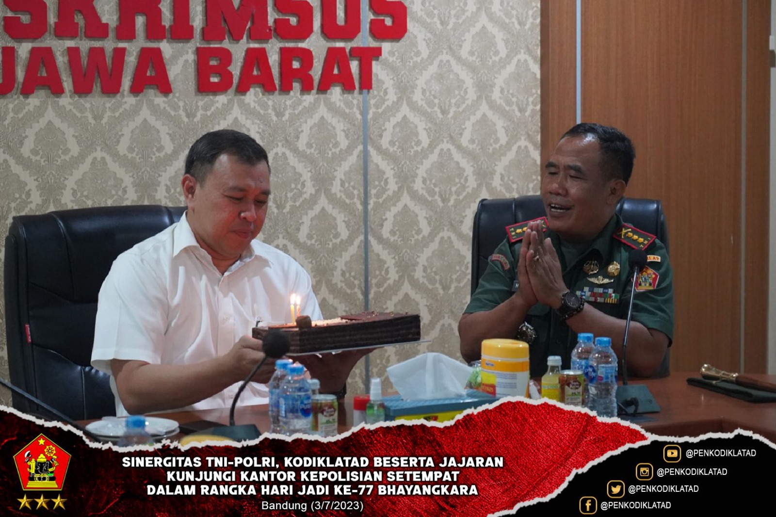 Sinergitas TNI Polri Kodiklatad beserta Jajaran Kunjungi Kantor Kepolisian Setempat Dalam Rangka Hari Jadi ke 77 Bhayangkara